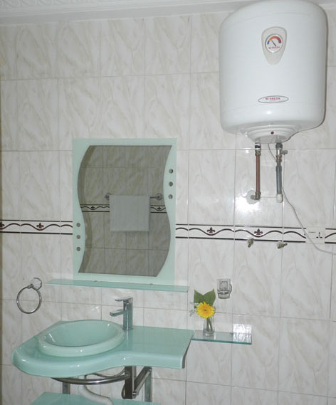 Lakisha Hotel beautiful bathrooms.